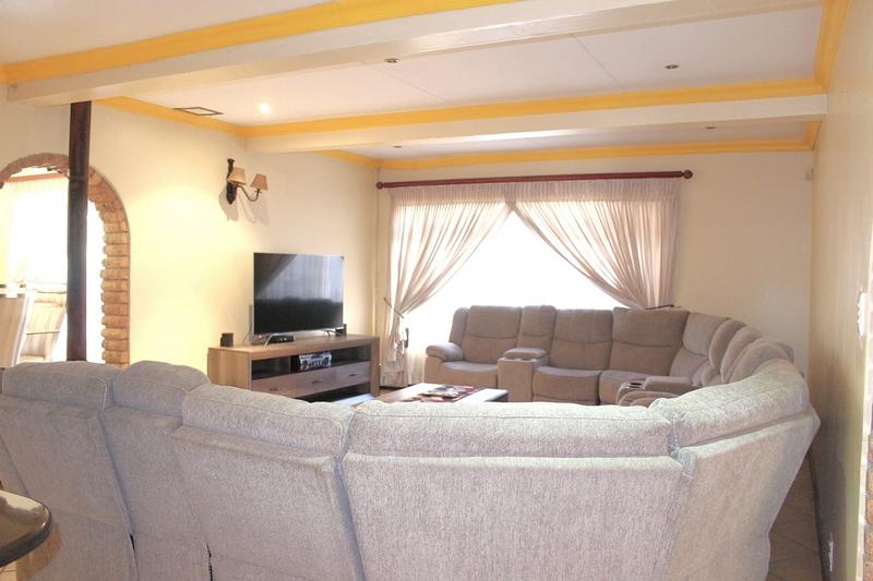 4 Bedroom Property for Sale in Ifafi North West